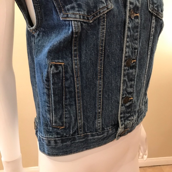 Forever 21 Denim Vest - Picture 4 of 16
